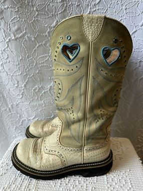 Ariat Baby Buck Western Boots Heart Cutout Studded Cream Leather Sz 7B Womens